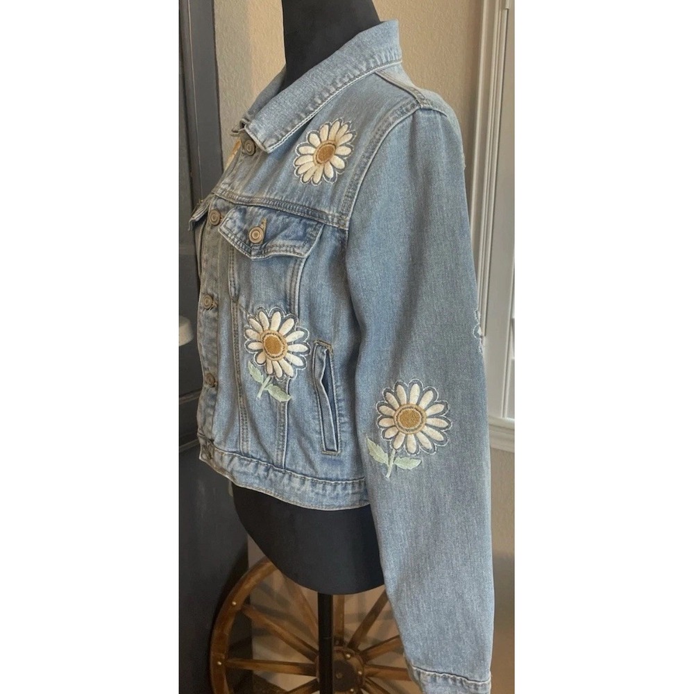 Women's Denim FOREVER 21 Trucker Jean Jacket Floral Embroidered Daisies Medium - Picture 2 of 9
